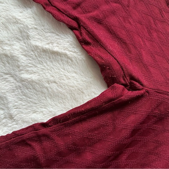 A'gaci textured belted high waist burgundy pants medium - Picture 7 of 7